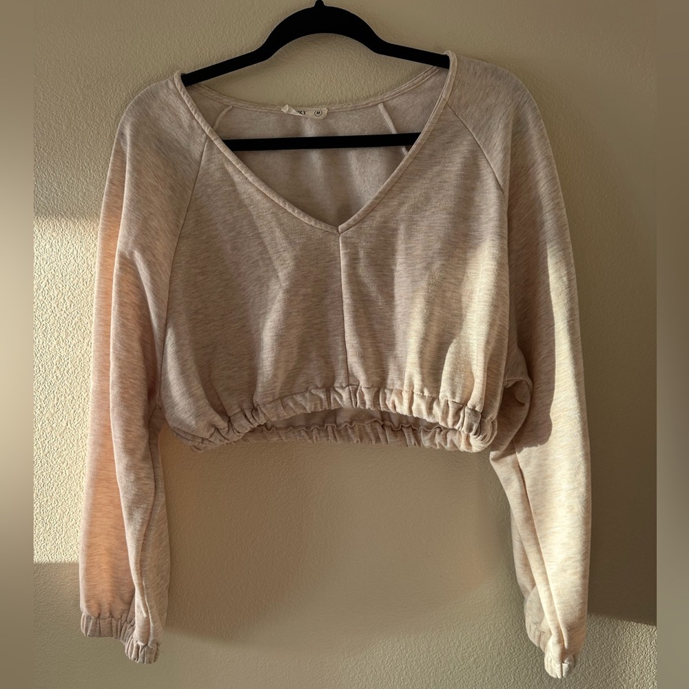 Casual Cream V-Neck Cropped Sweatshirt